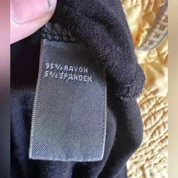 Josephine Chaus XL black surplice short sleeve wrap top. Attached belt . VGUC. - Picture 6 of 8